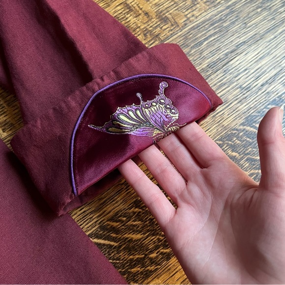 Butterfly Linen Tunic, Handmade Jacket with Frog Closures, Silk Appliqué - Picture 4 of 10